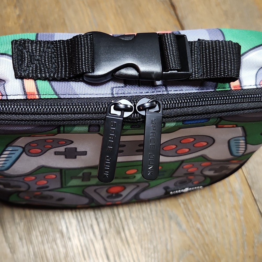 Game Controller Insulated Lunch Box - Picture 2 of 5